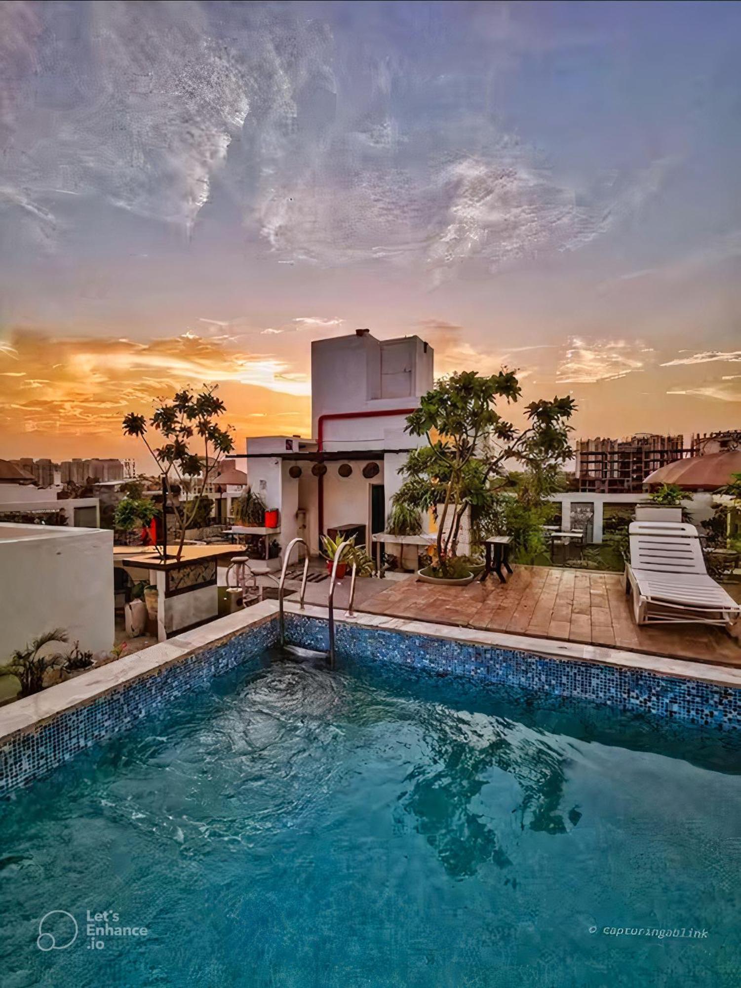 Hotel Sahibs Lighthouse - Swimming Pool Agra (Uttar Pradesh) Exterior foto
